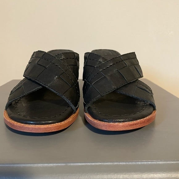 Frye Estelle Woven crisscross sandal size 6, Black level with block heel - Picture 7 of 11